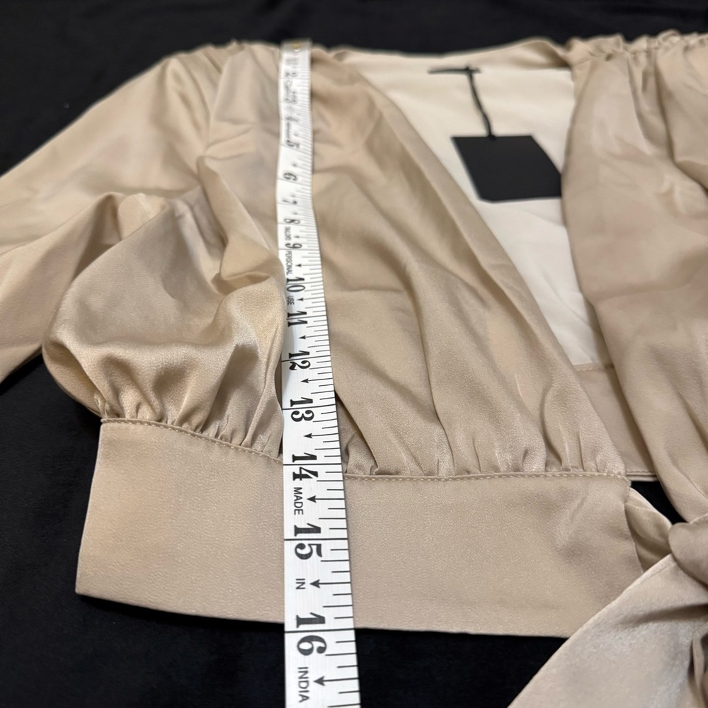 NWT NBD Imogen Champagne Satin Tie Front Crop Top M - Picture 7 of 10